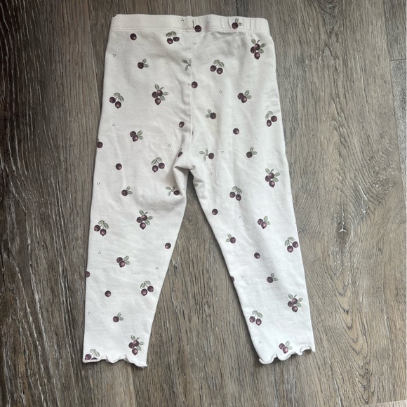 Firsts by Petit Lem berry print scalloped leggings - Picture 7 of 7